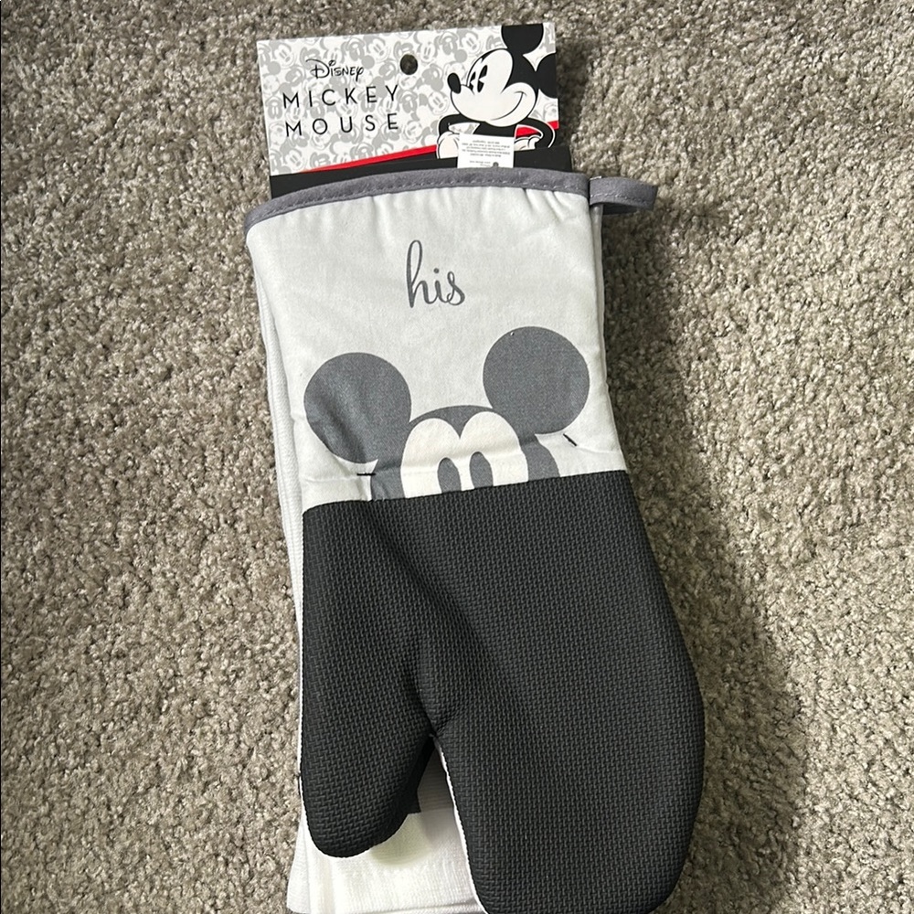 Disney Mickey Mouse Gray and Black Oven Mitt